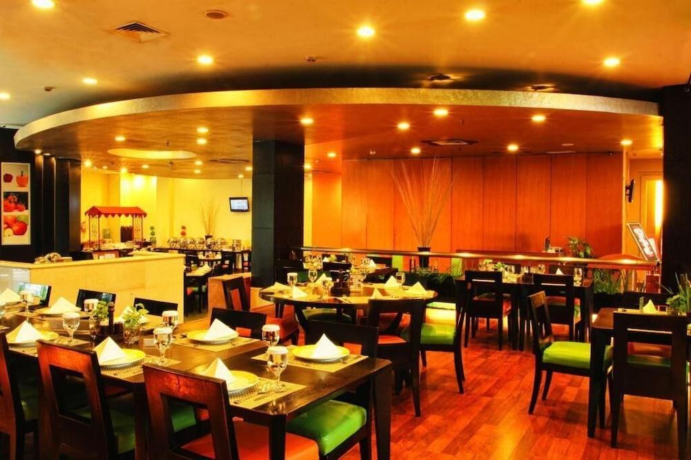 Grand Suka Hotel Pekanbaru Luaran gambar
