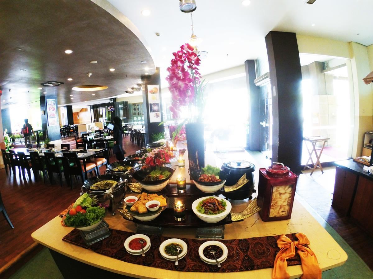 Grand Suka Hotel Pekanbaru Luaran gambar