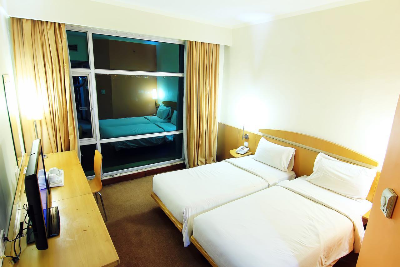 Grand Suka Hotel Pekanbaru Luaran gambar