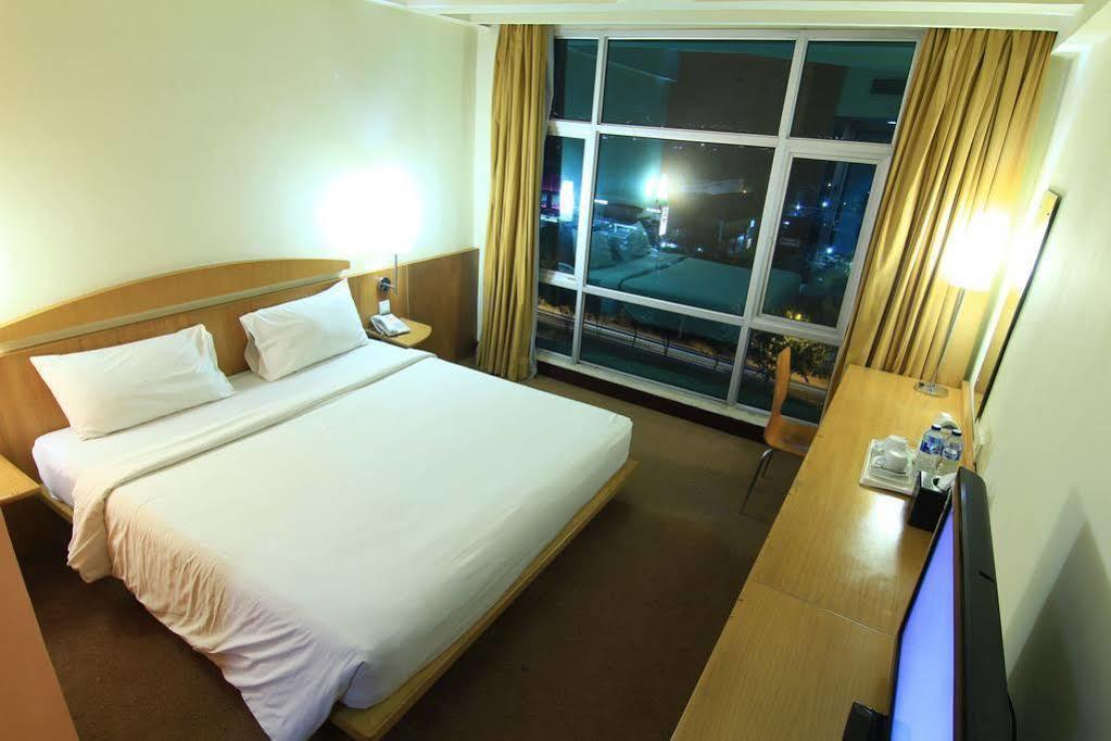 Grand Suka Hotel Pekanbaru Luaran gambar