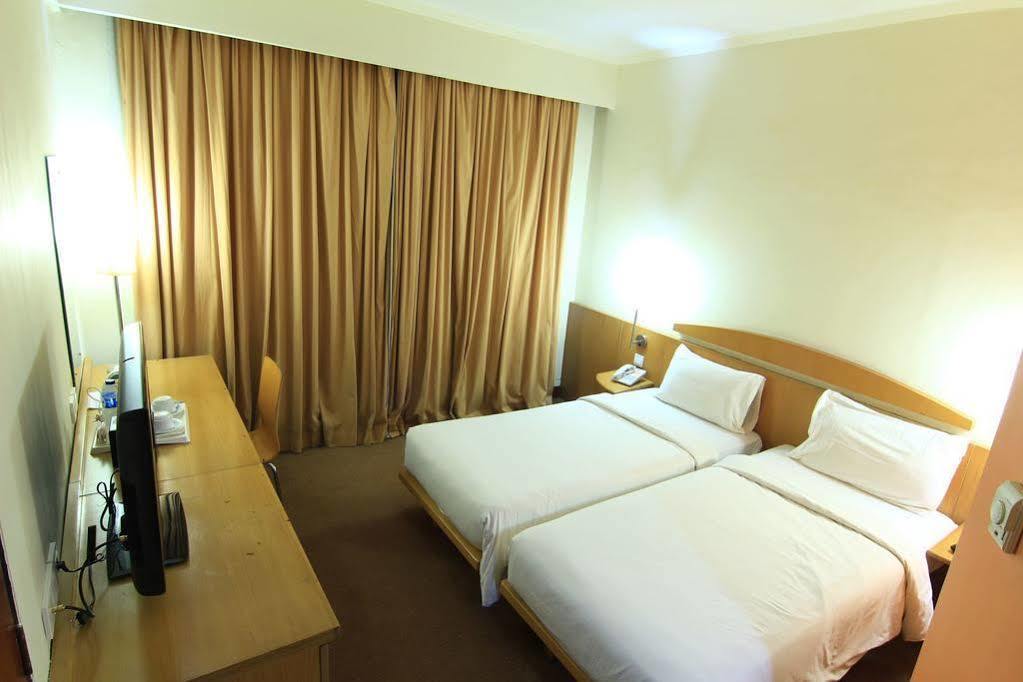 Grand Suka Hotel Pekanbaru Luaran gambar